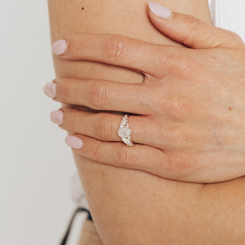 From Minimalist to Bold: How to Style Silver Stackable Rings