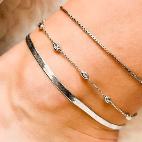 A Guide to Cute Anklets to Wear with Any Outfit