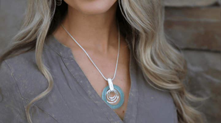 How to Wear a Pendant Necklace