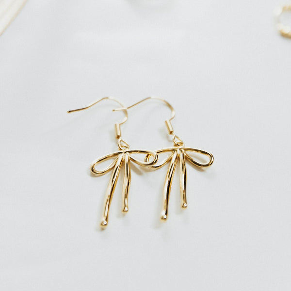 Grace Blooms Earrings Gold Bow Dangle Earrings (Gold)