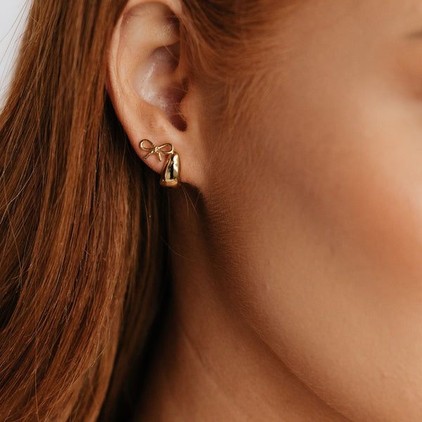 Grace Blooms Earrings Gold Mia Hoops (Gold)