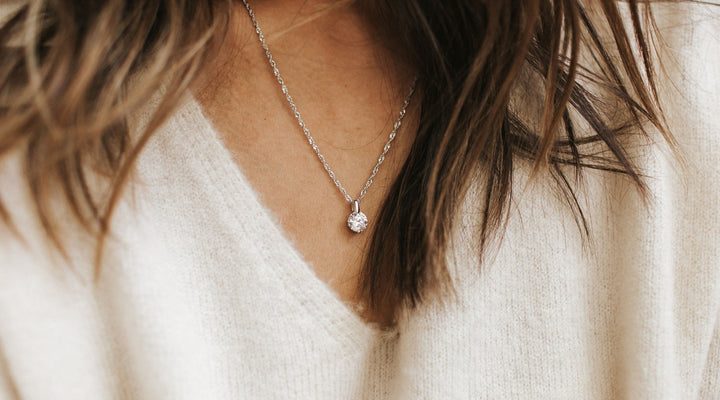 Adjustable Necklace vs Fixed-Length Necklace: An In-Depth Guide