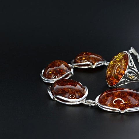 Amber Beads for Adults: Common Uses and Benefits of the Amber Stone