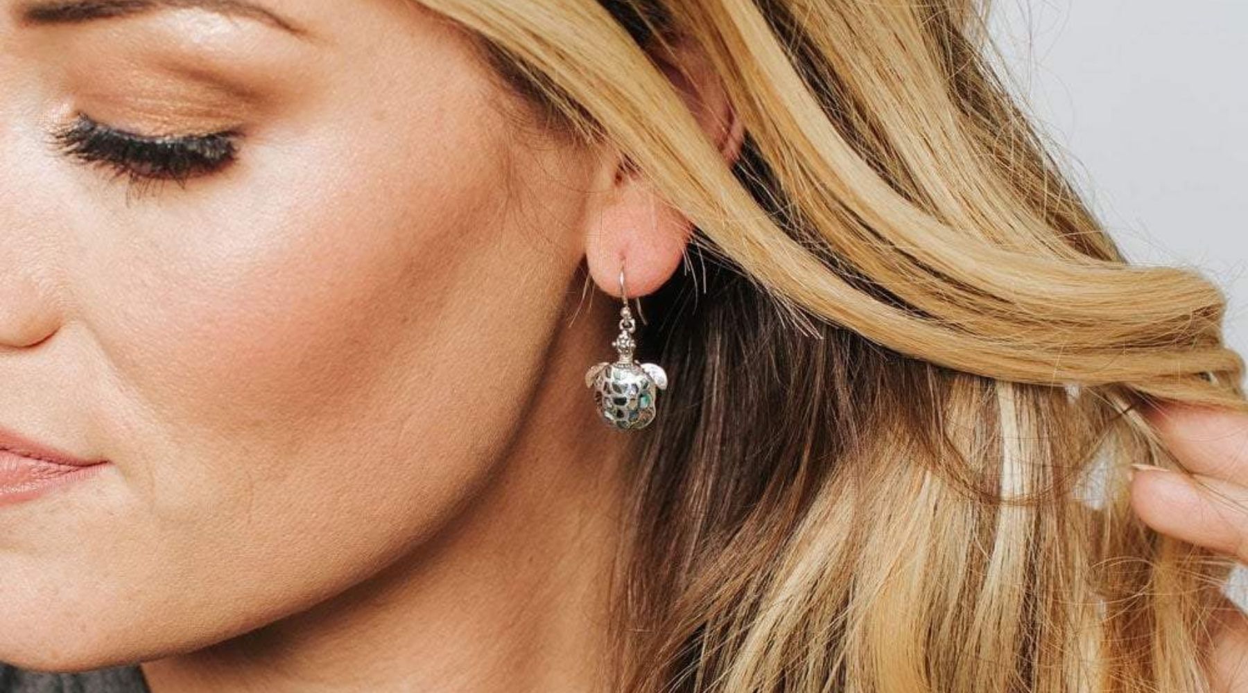 Ways to Choose the Best Earrings for Your Face Shape: 5 common types |  Priyaasi Blog