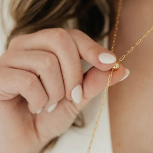 Accessorizing with an Adjustable Gold Chain: Tips for a Flawless Look