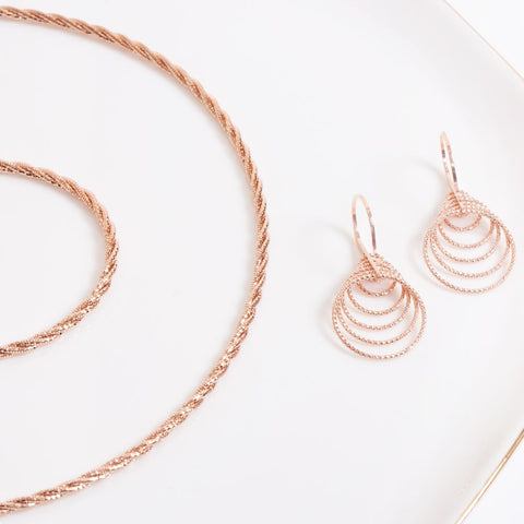 How to Style Rose Gold Jewelry: A Fashion Guide