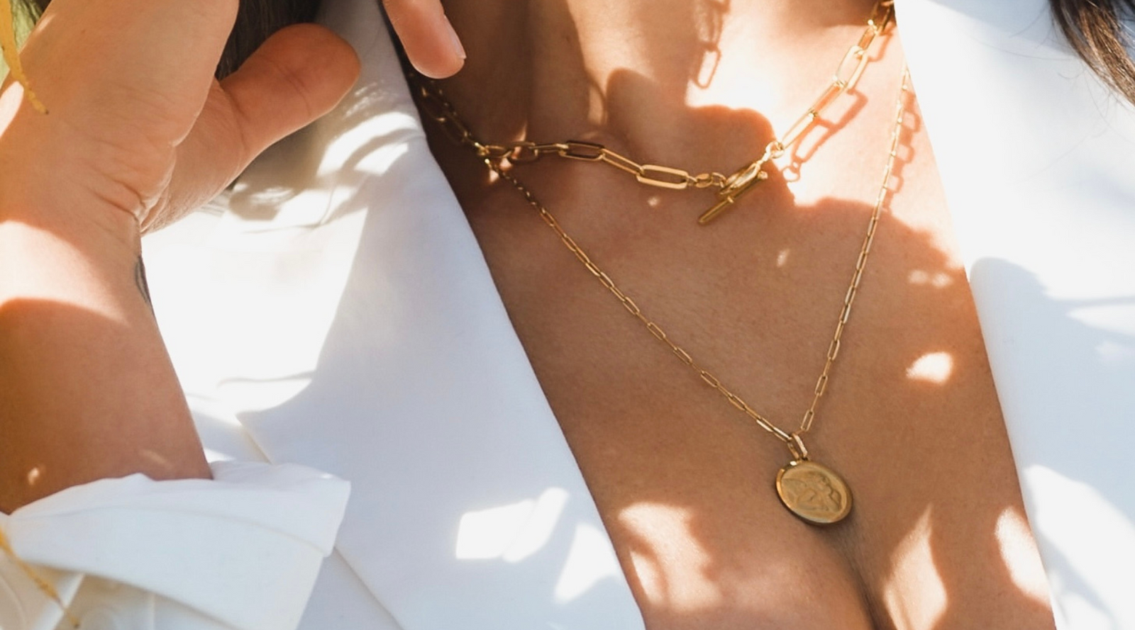 6 Tips for Styling Timeless Jewelry This Fall