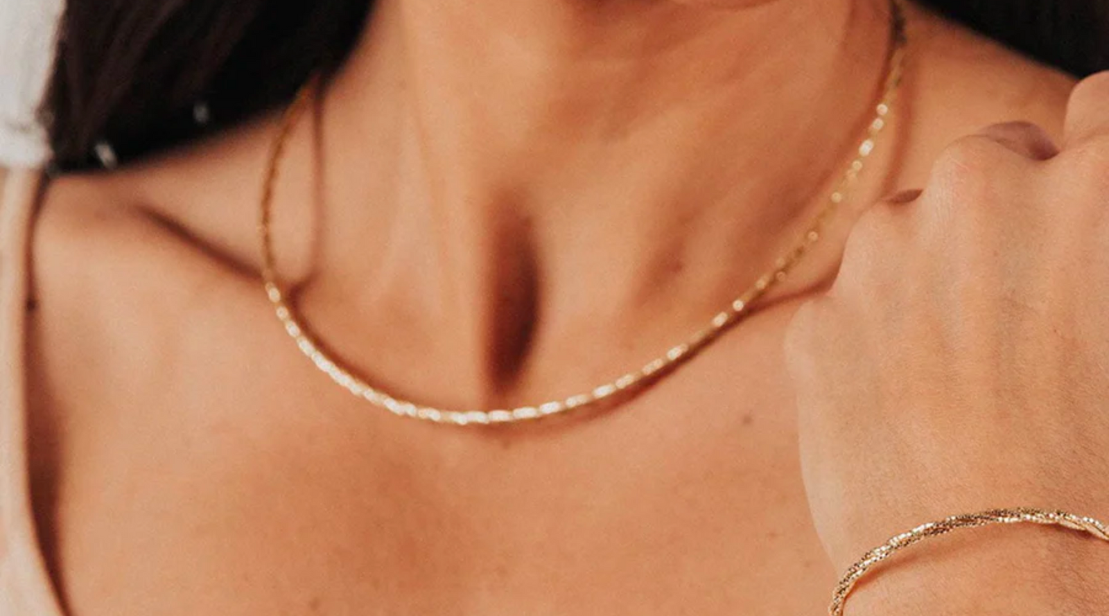 How to Choose the Perfect Statement Necklace