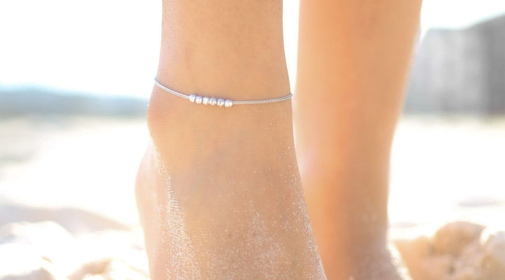 How to Style an Anklet With Your Summer Fashion