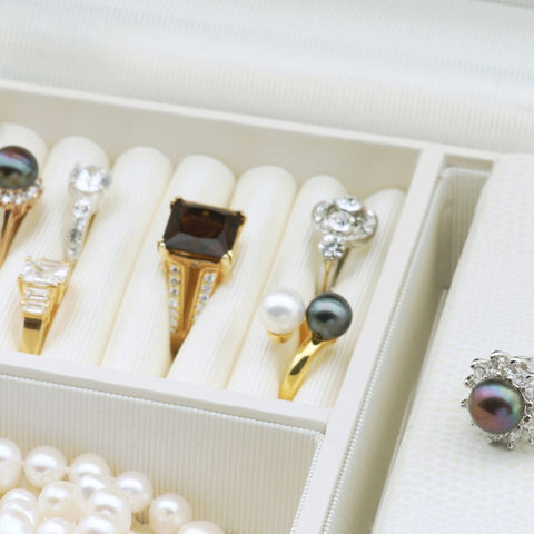 9 Modest Jewelry Ideas to Wear with Funeral Attire