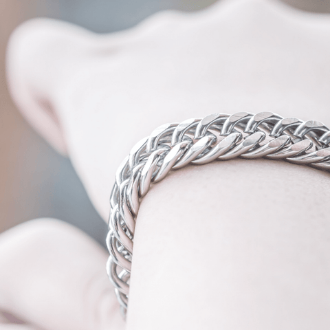 10 Stylish Ways to Wear Stainless Steel Jewelry