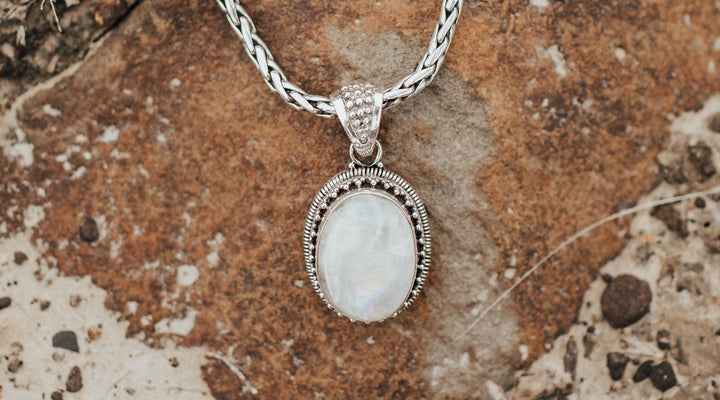 What is the Meaning of Moonstones?