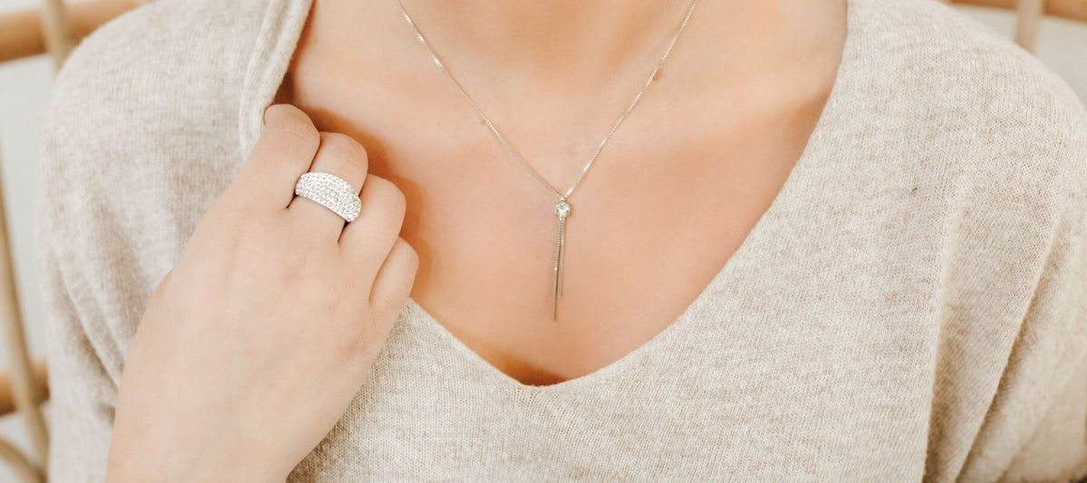 Keeping It Simple: How Simple Jewelry Can Make Your Look Pop | Roma ...