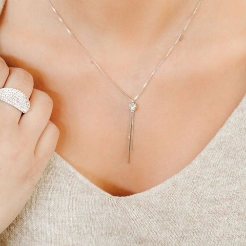 Keeping It Simple: How Simple Jewelry Can Make Your Look Pop