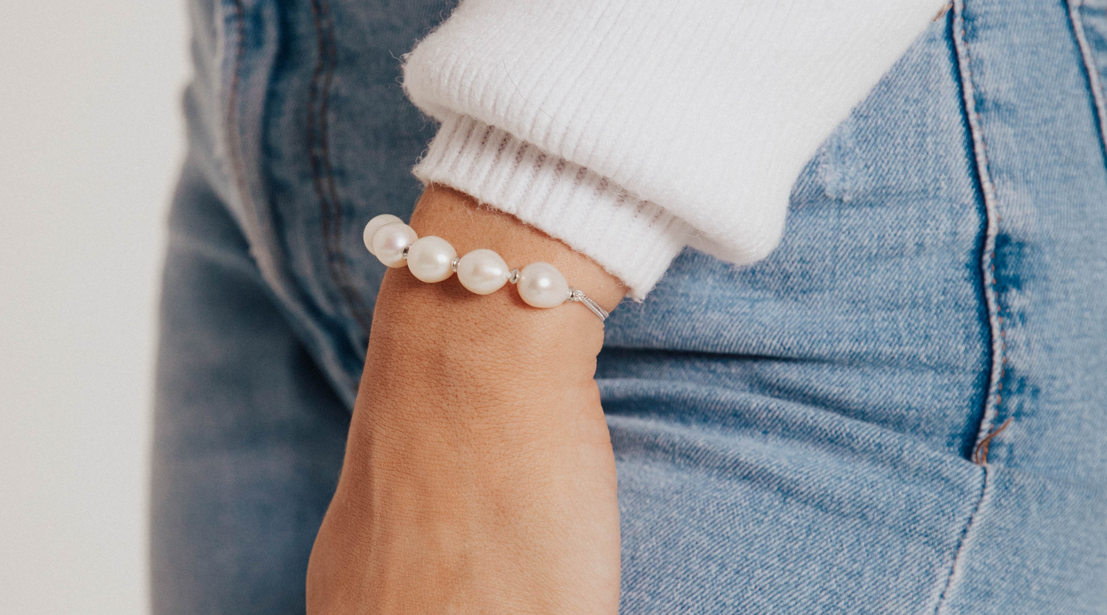 A Pretty Talent Blog: Make A Bracelet Using Glass Beads