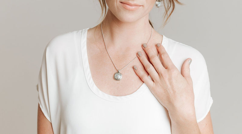 5 Different Types of Pendants You Should Own
