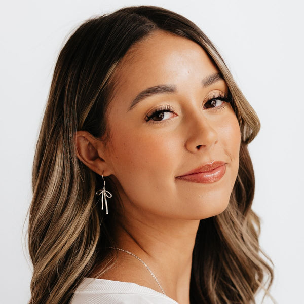 Grace Blooms Earrings Silver Bow Dangle Earrings (Silver)