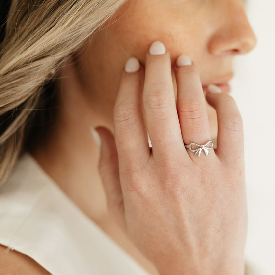 Grace Blooms Rings Bow Ring (Silver)