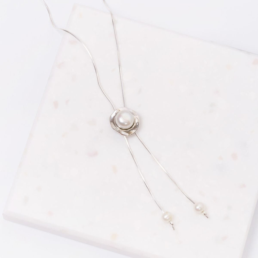 Masami Pearls Necklaces White Freshwater Pearl Bolo Necklace in Detailed Sterling Silver