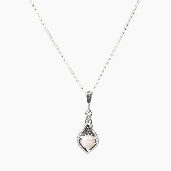 Calla lily pearl necklace store
