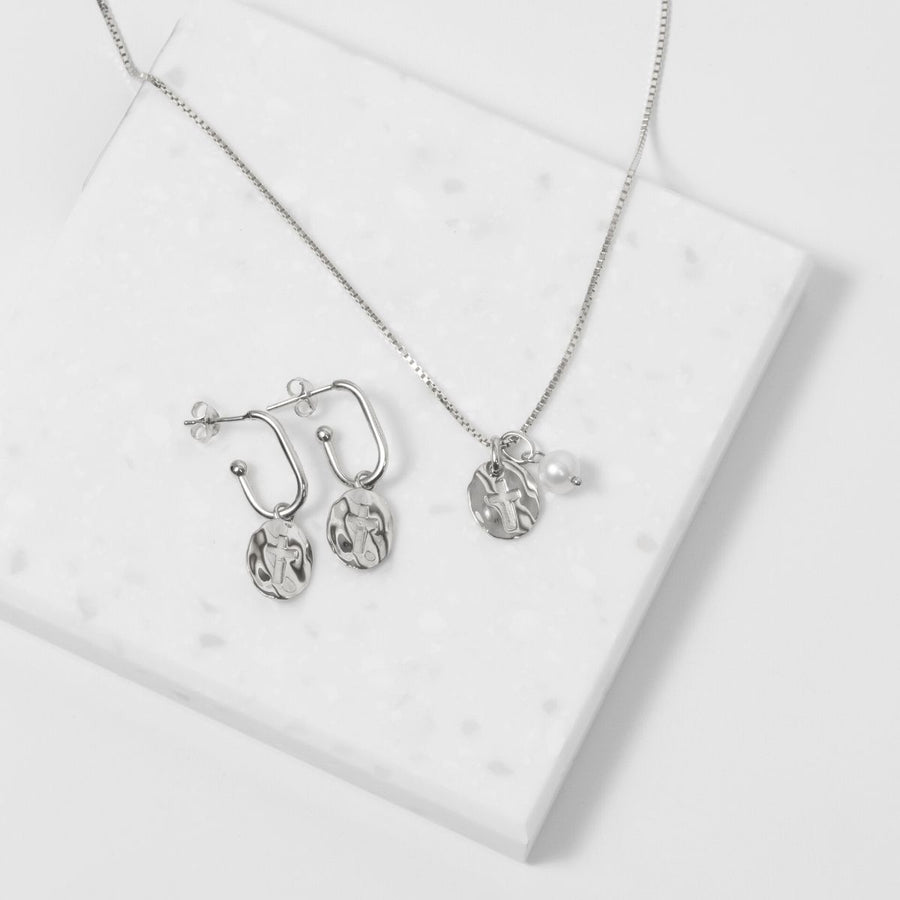 Roma Silver Collection Pendants Silver Antique Hammered Cross Charm Pendant (Silver)