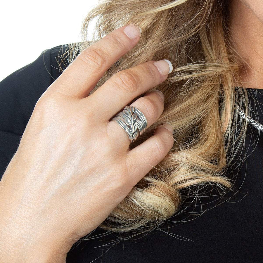 Roma Silver Collection Rings Sterling Silver Ring with Laurel Leaf Detail